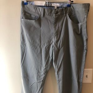 Brand New never worn Peter Millar men’s pants